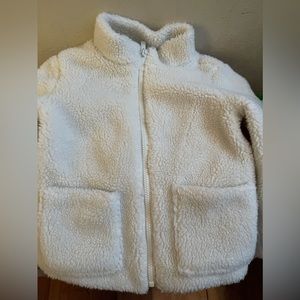 Sherpa zip up collar jacket.  Excellent condition.  Cream.  Size 5T Baby Gap